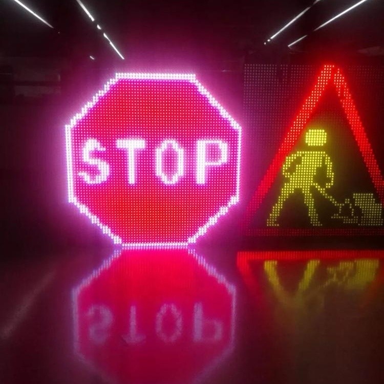 Farbenreiche 16mm Autobahn VMS-Zeichen Verkehrssicherheits-Nachrichtenanzeige
